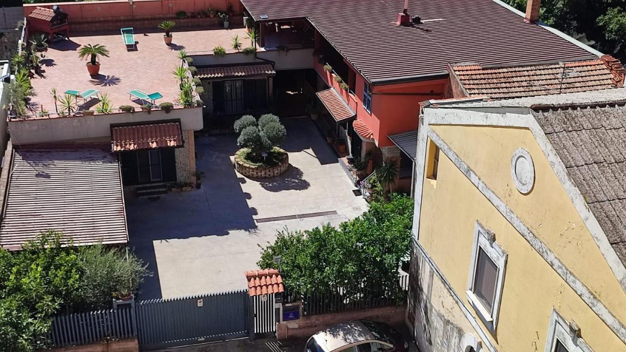 Hotel Midway House Italy Sant'Egidio del Monte Albino Exterior foto